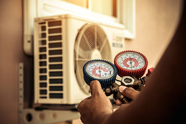 Professional Hvac technician working in Lotus, CA